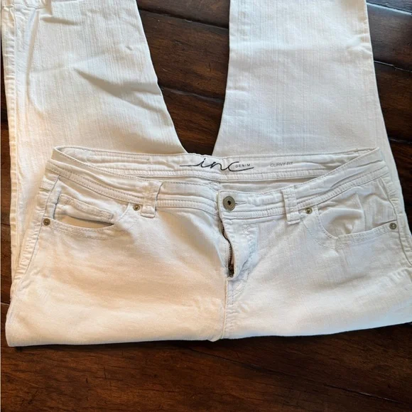 Women's INC Embroidered White Cropped Jeans- Size 16 - Picture 3 of 11